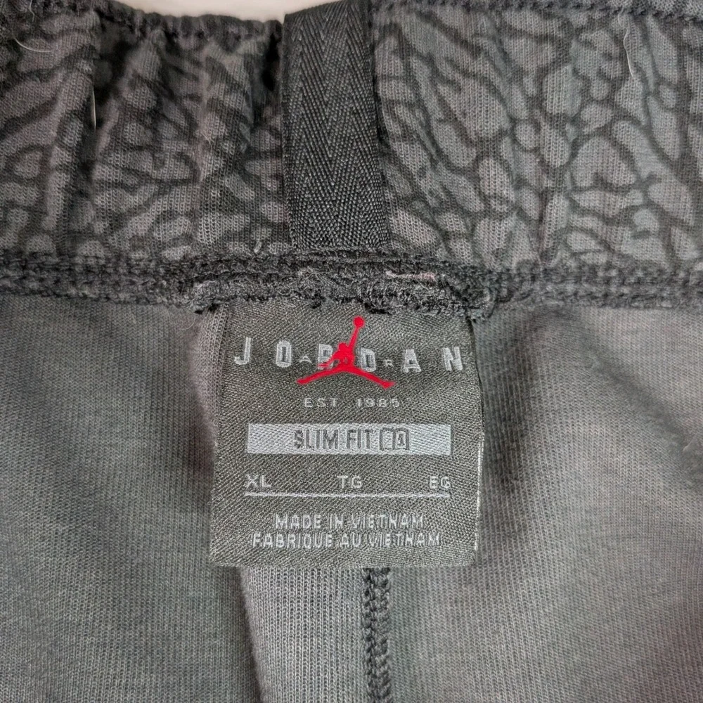 Jordan Slim Fit Joggers Mens XL Gray Black Elephant Print Dri-FIT Tapered Pants